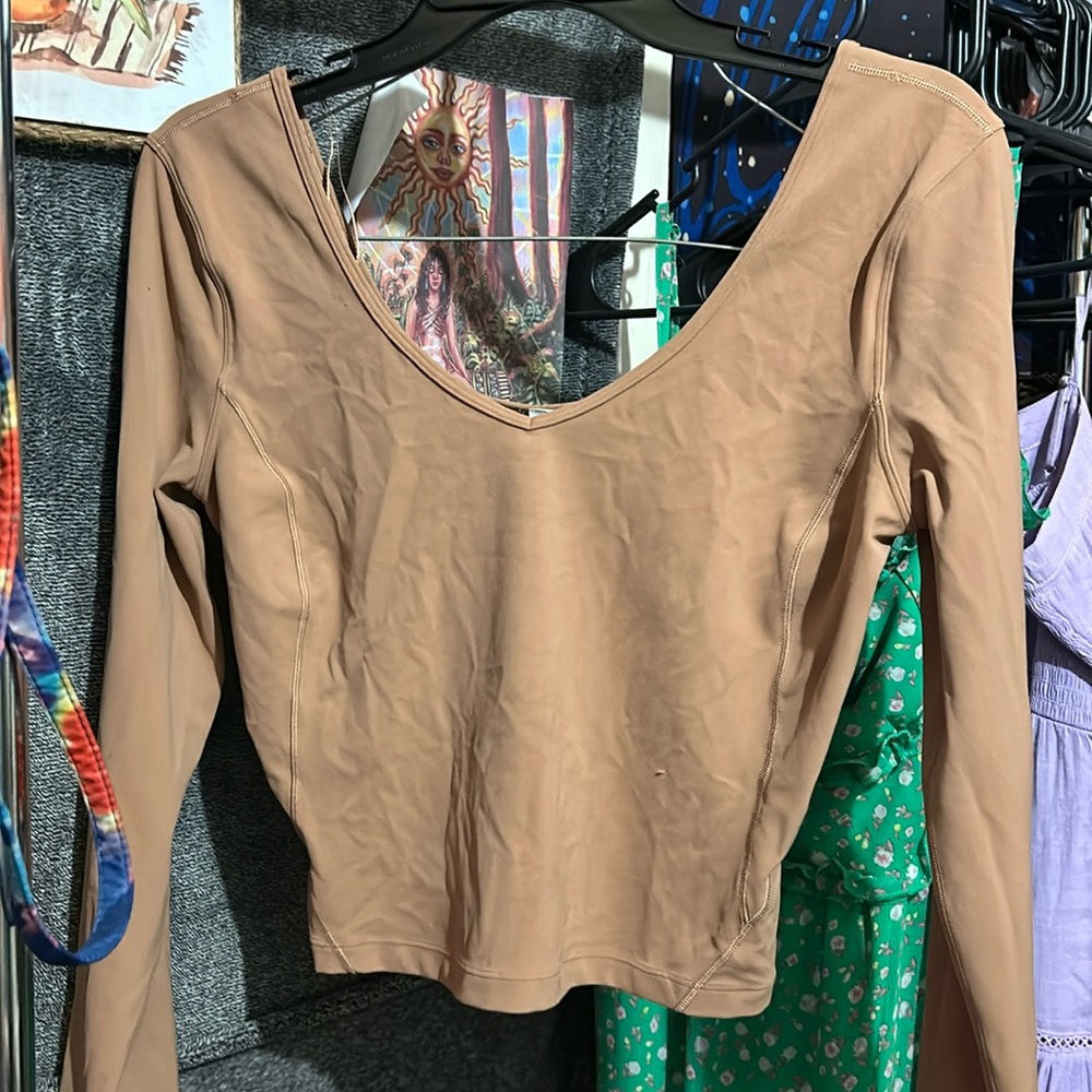 lulu long sleeve !!